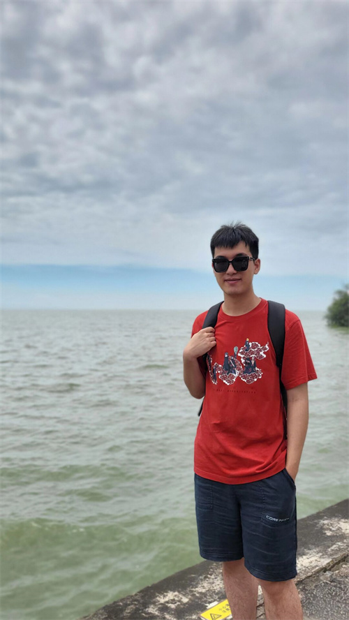 唐钰栋个人照片.jpg 唐钰栋个人照片.jpg